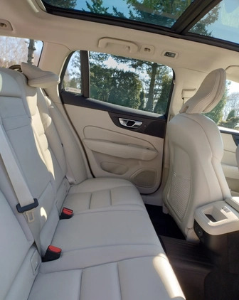 Volvo V60 Cross Country cena 149700 przebieg: 26000, rok produkcji 2021 z Margonin małe 277